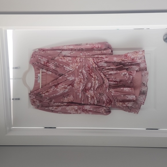 Dress- 4 - Picture 1 of 3